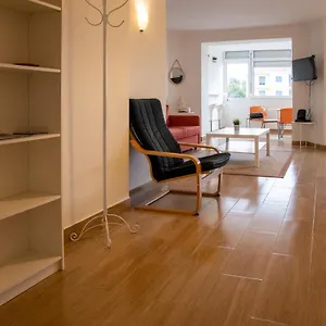  Apartamento Spacious And Sunny - 10 Min From The Sea