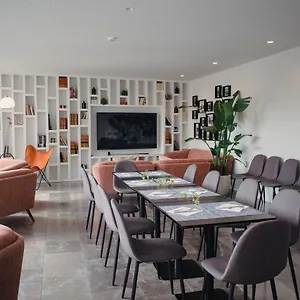 A House In - Adults Only Estoril