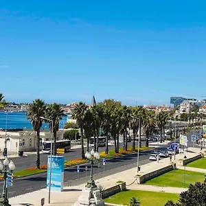 Sea View 2 Mins Walk To And Casino Estoril